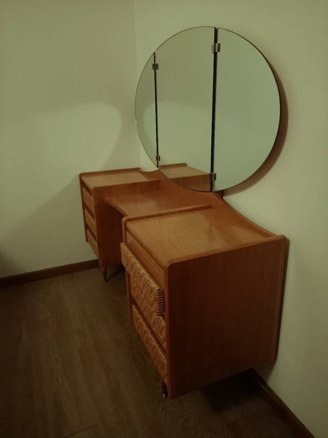 Triptych dressing table