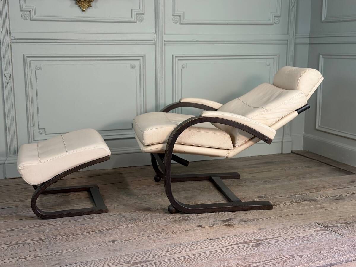 Fauteuil Nelo et son repose-pieds en cuir, åke Fribyter pour Roche Bobois, vers 1980