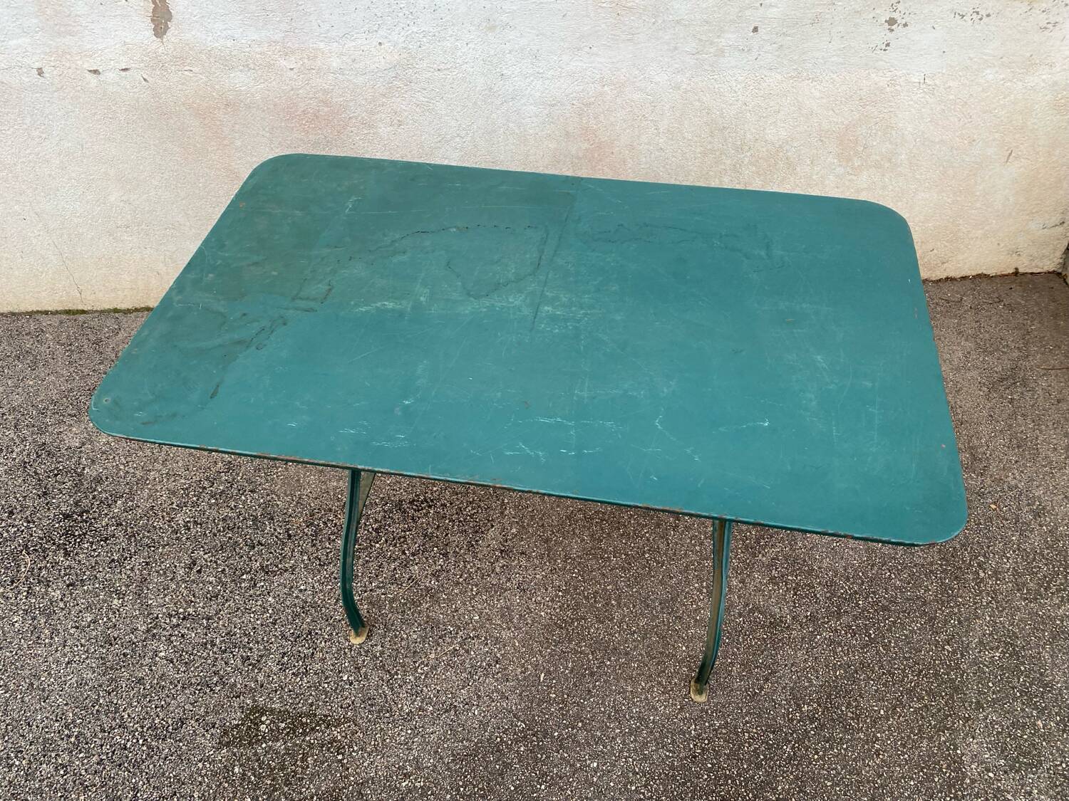 Metal garden table