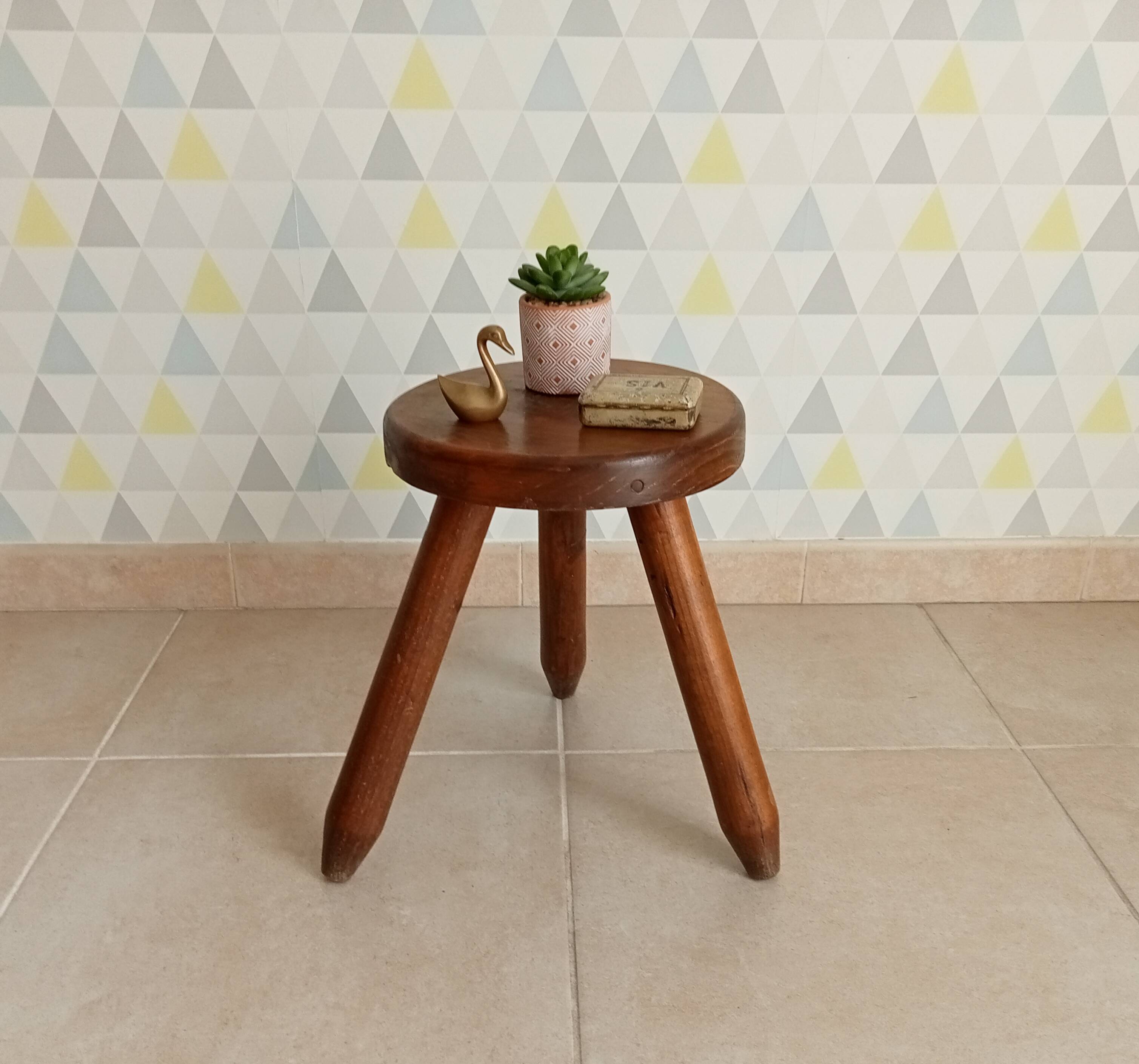 Vintage tripod stool from the 60s/70s