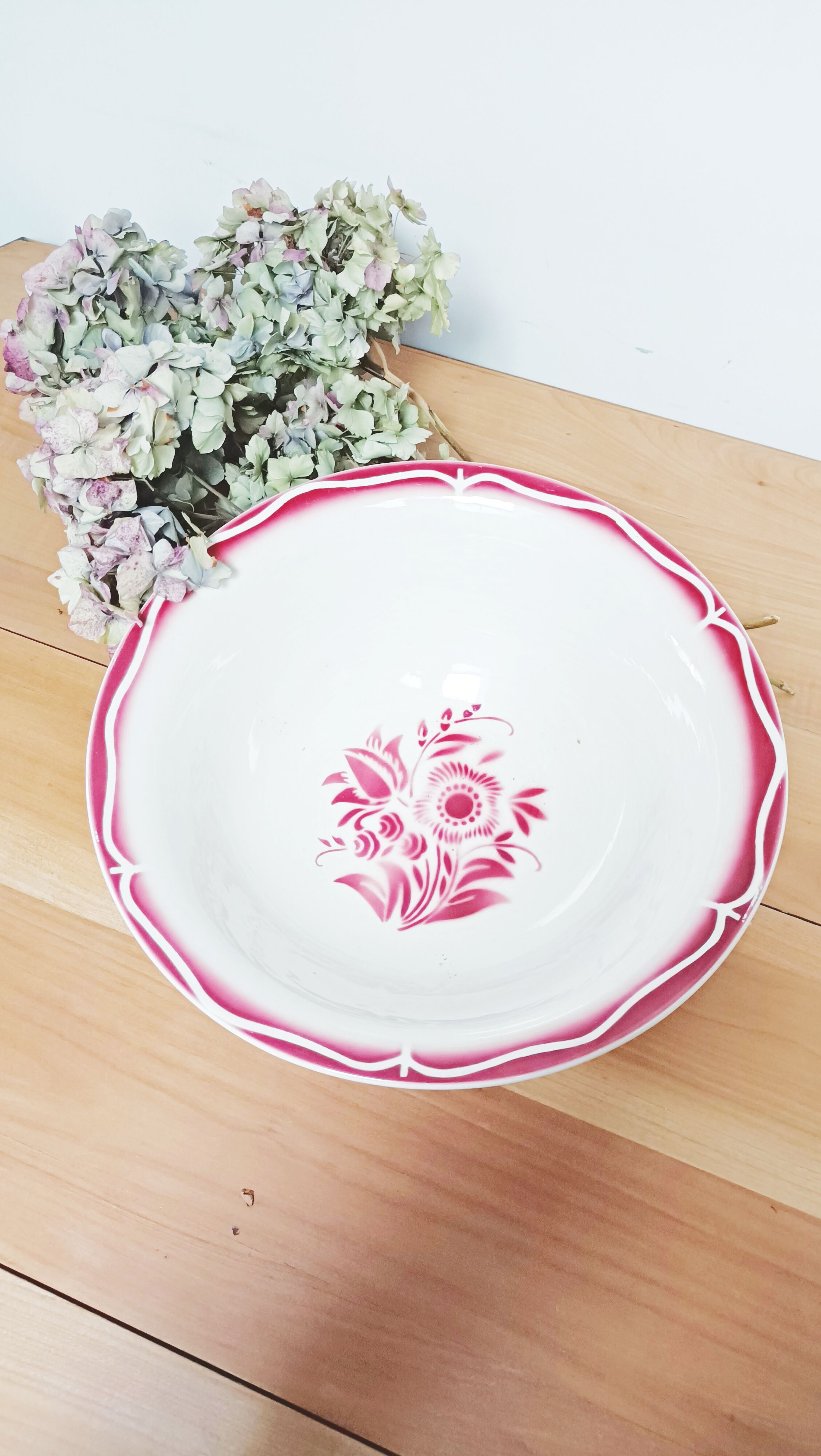 Sarreguemines and Digoin Ala salad bowl