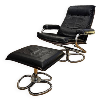 Leather armchair and its ottoman