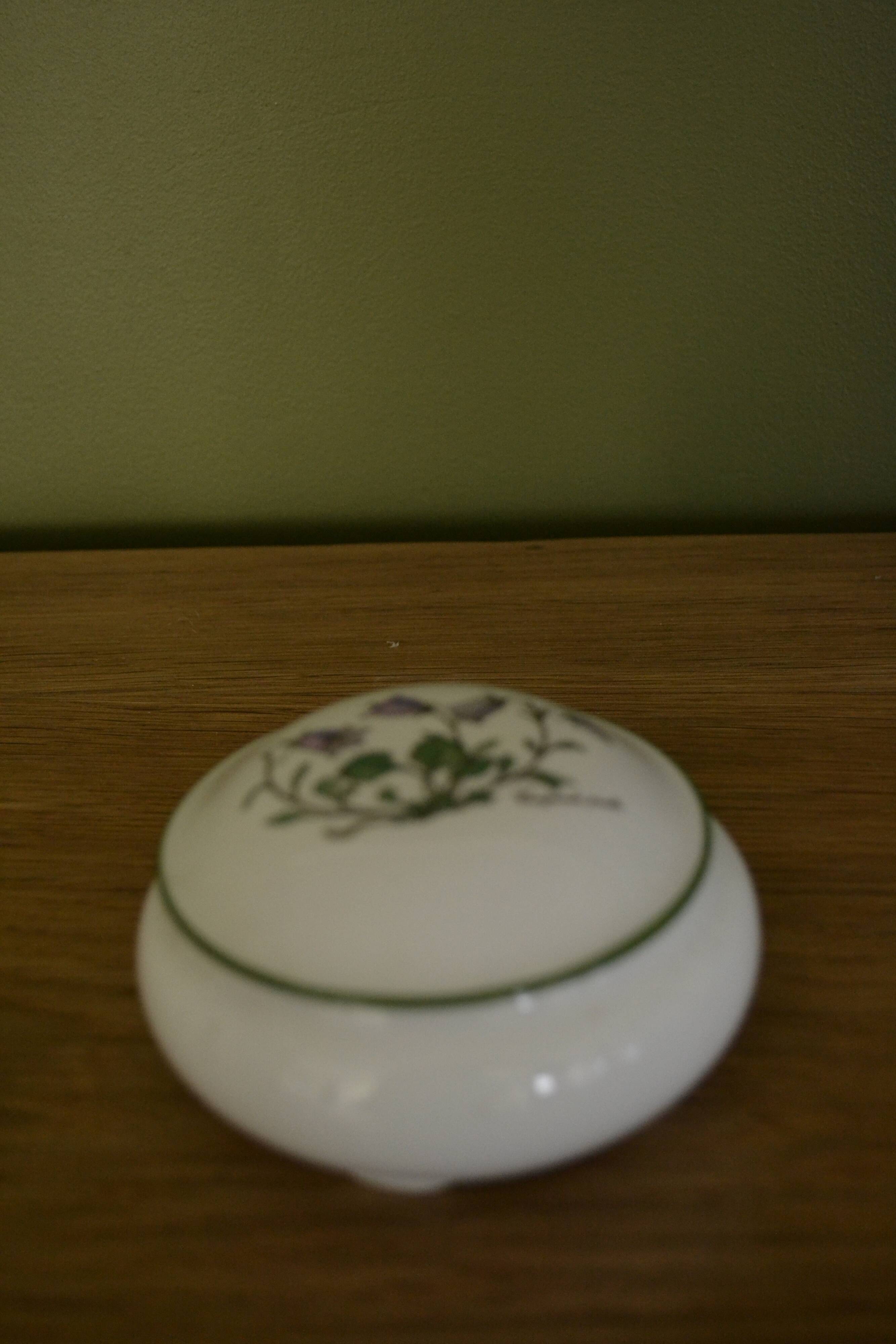 White porcelain flower box
