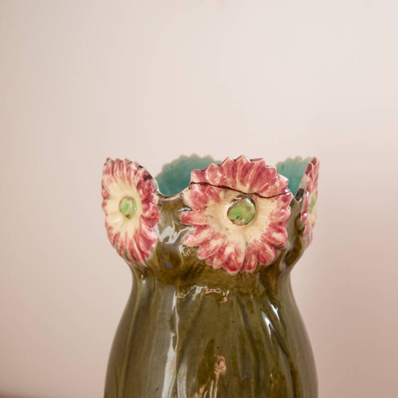 Belgian wild rose slip vase 178