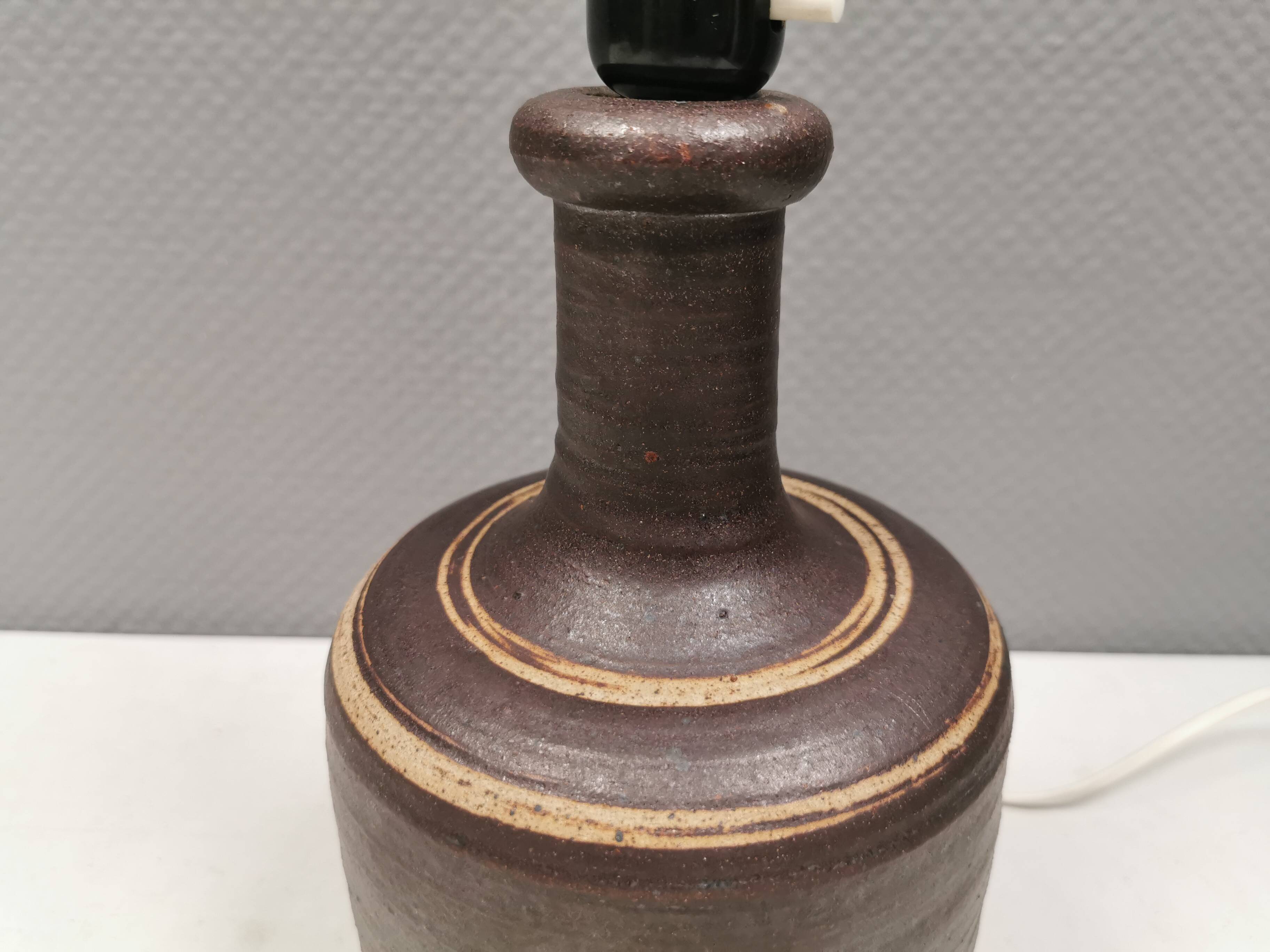 Beautiful Tue Poulsen table lamp in ceramic. Denmark 1970-80s.