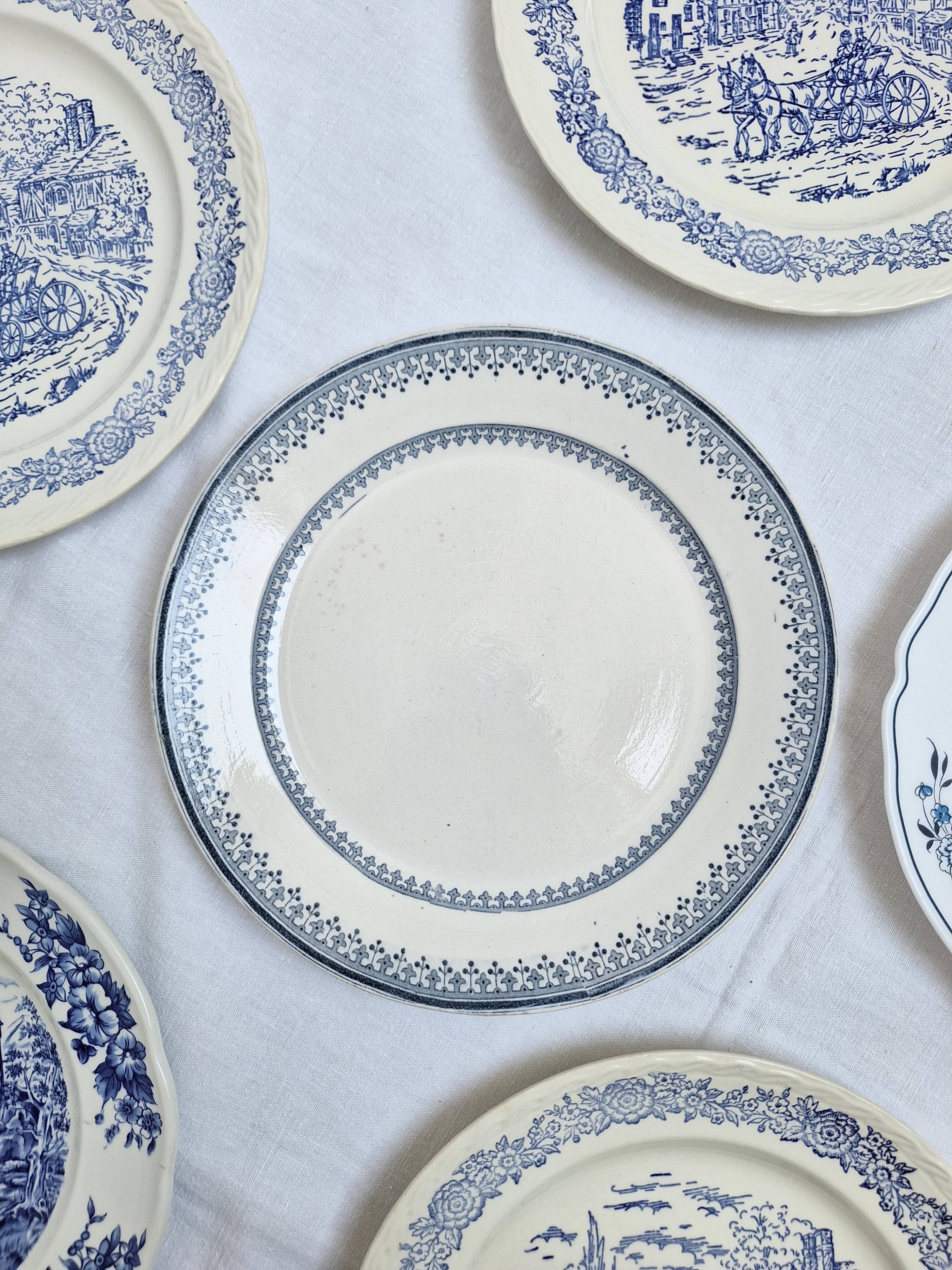 6 vintage flat plates
