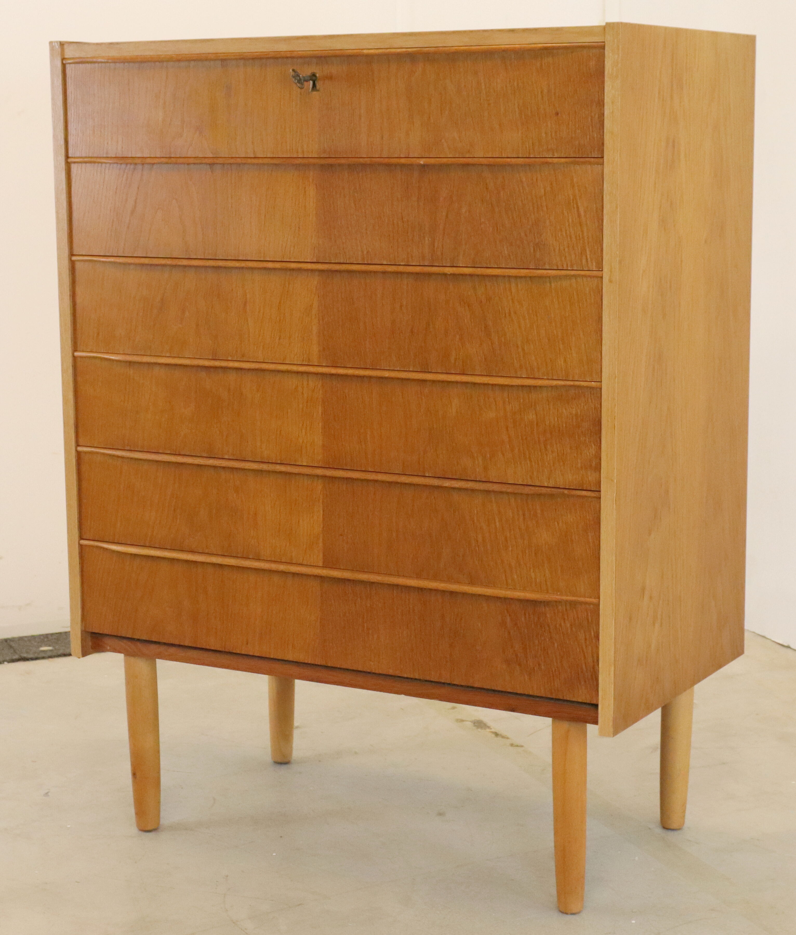 Commode danoise en chêne haut 'Brovst' - Design danois