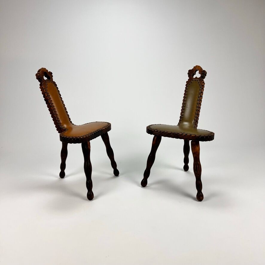 Set of 2 mid century brutalist oak tripod stools, 1960s