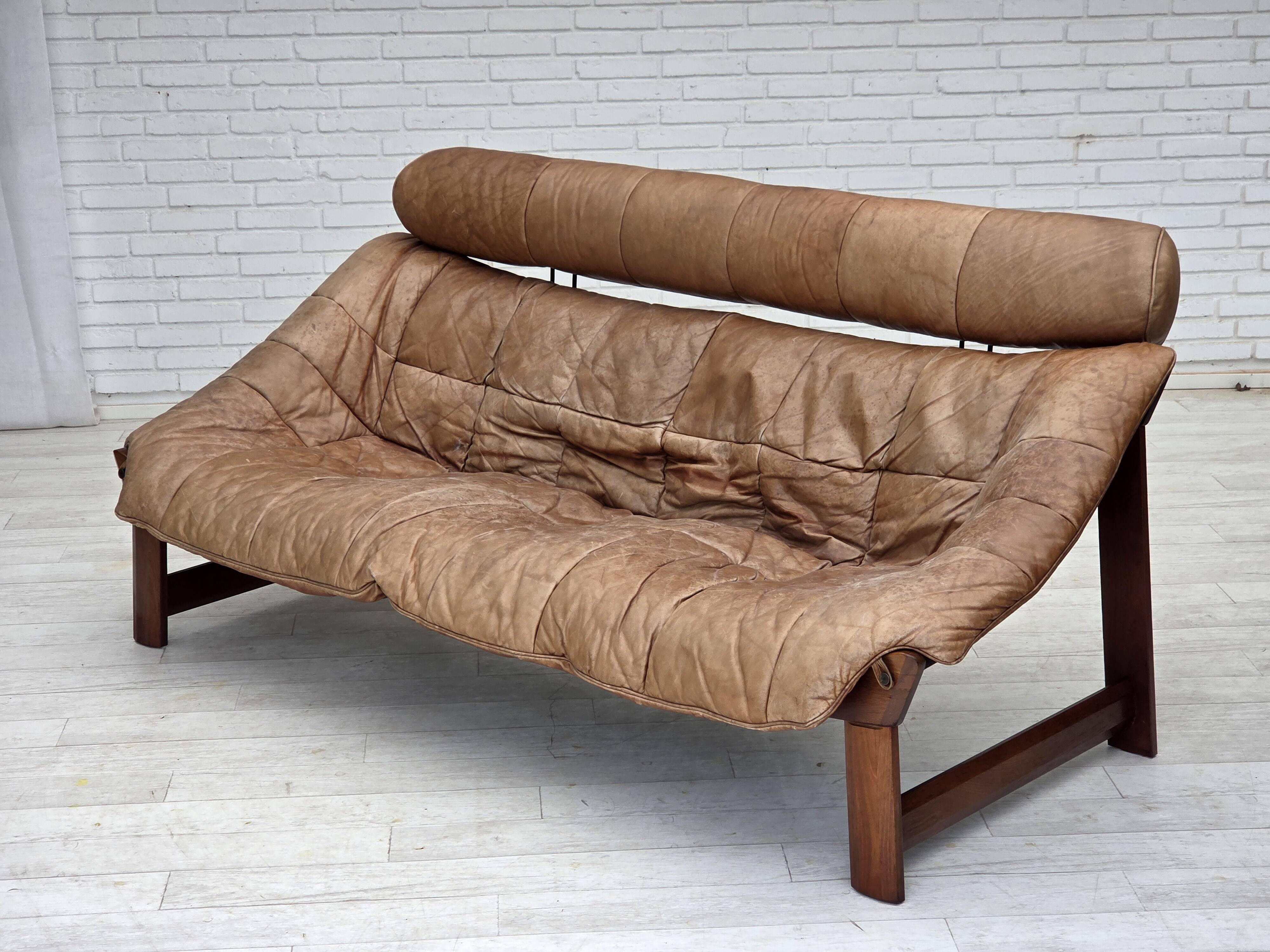 1970s, Norwegian design by Jan Erik Lindgren. 2-seater sofa model "Amazon".
