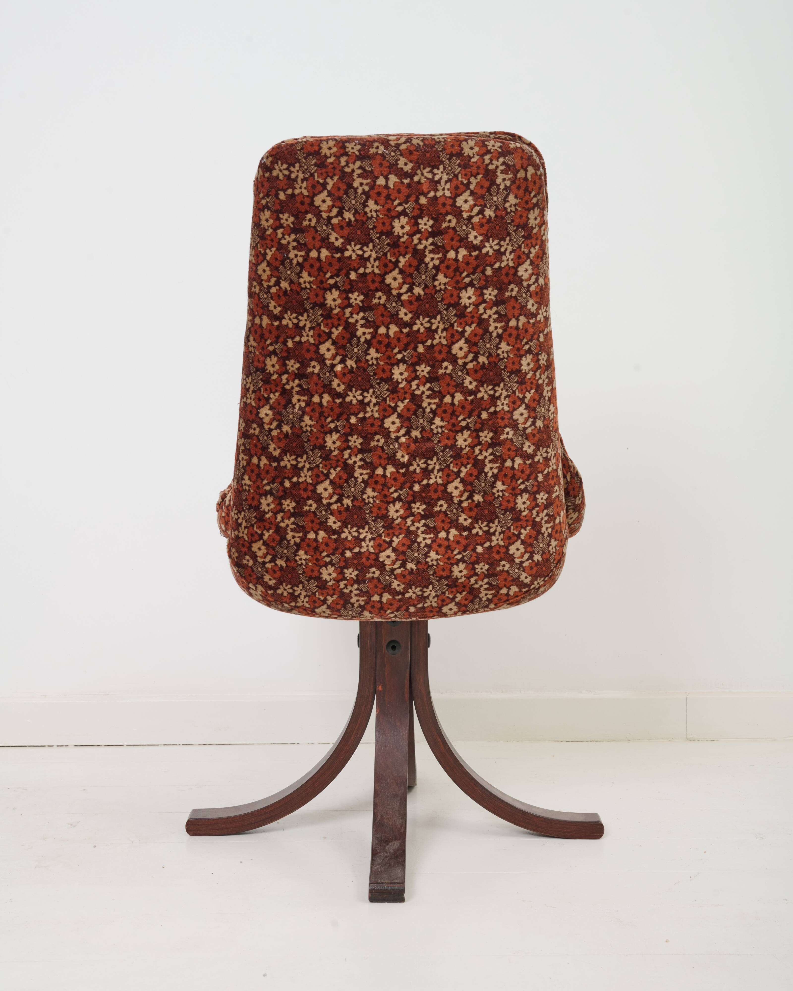 4 chaises en velours marron, 1970