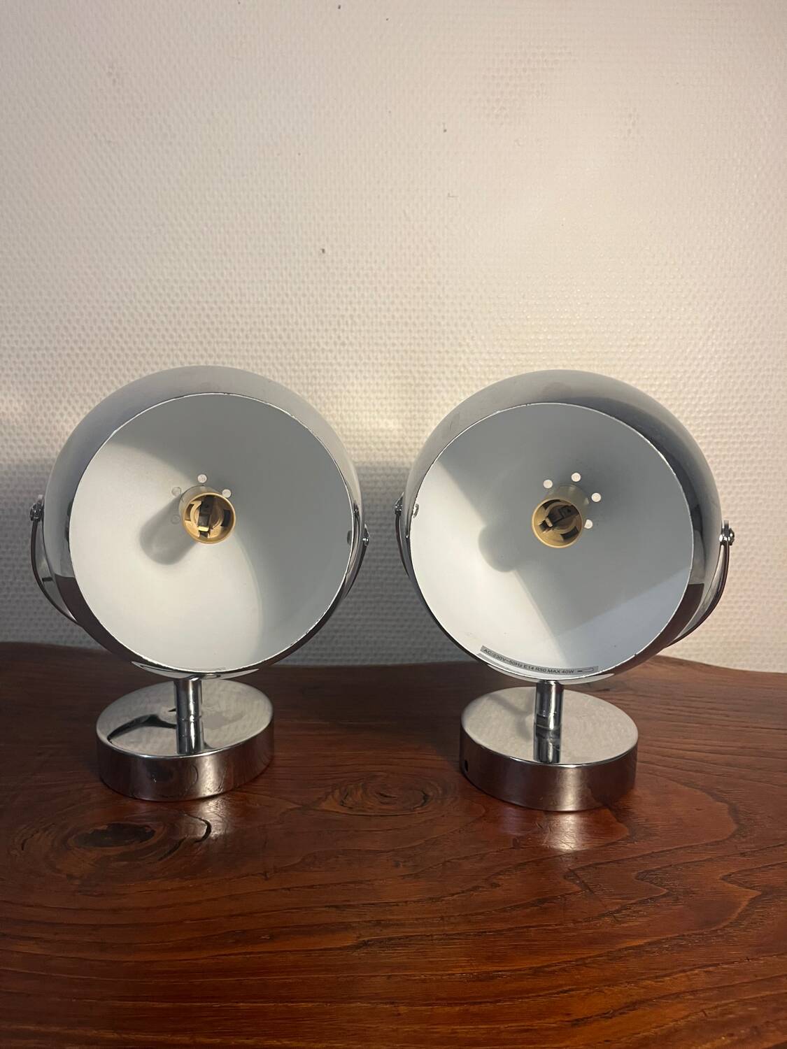 Space age globe spirit spotlight duo