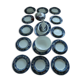 Complete Wedgwood table service
