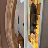 Miroir ovale en bois de pin