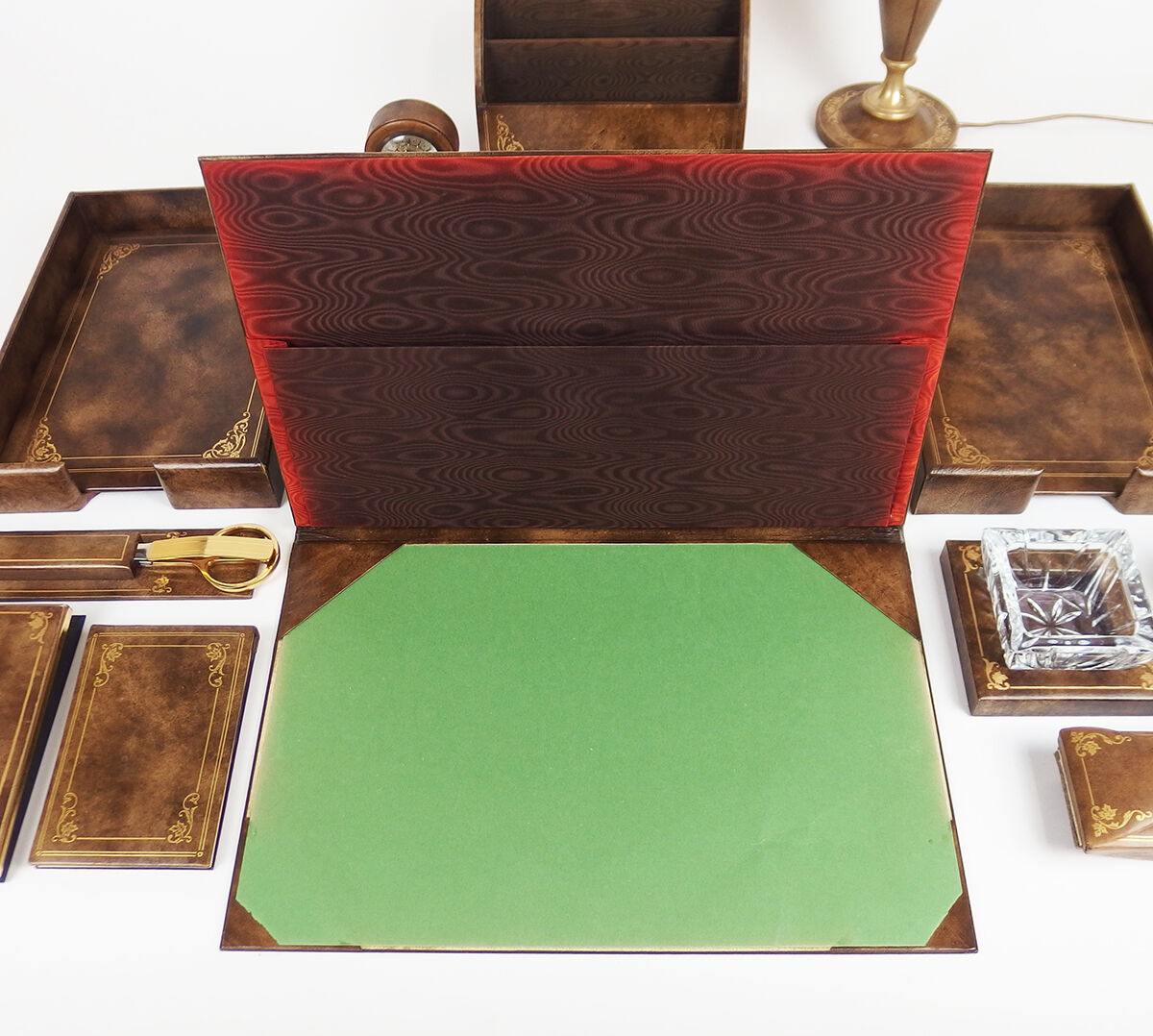 Office kit by Le Tanneur