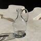 Carafe en verre à bec verseur et anse
