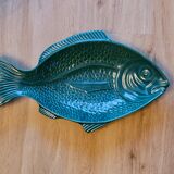 Ceramic serving flat plate in the shape of green fish