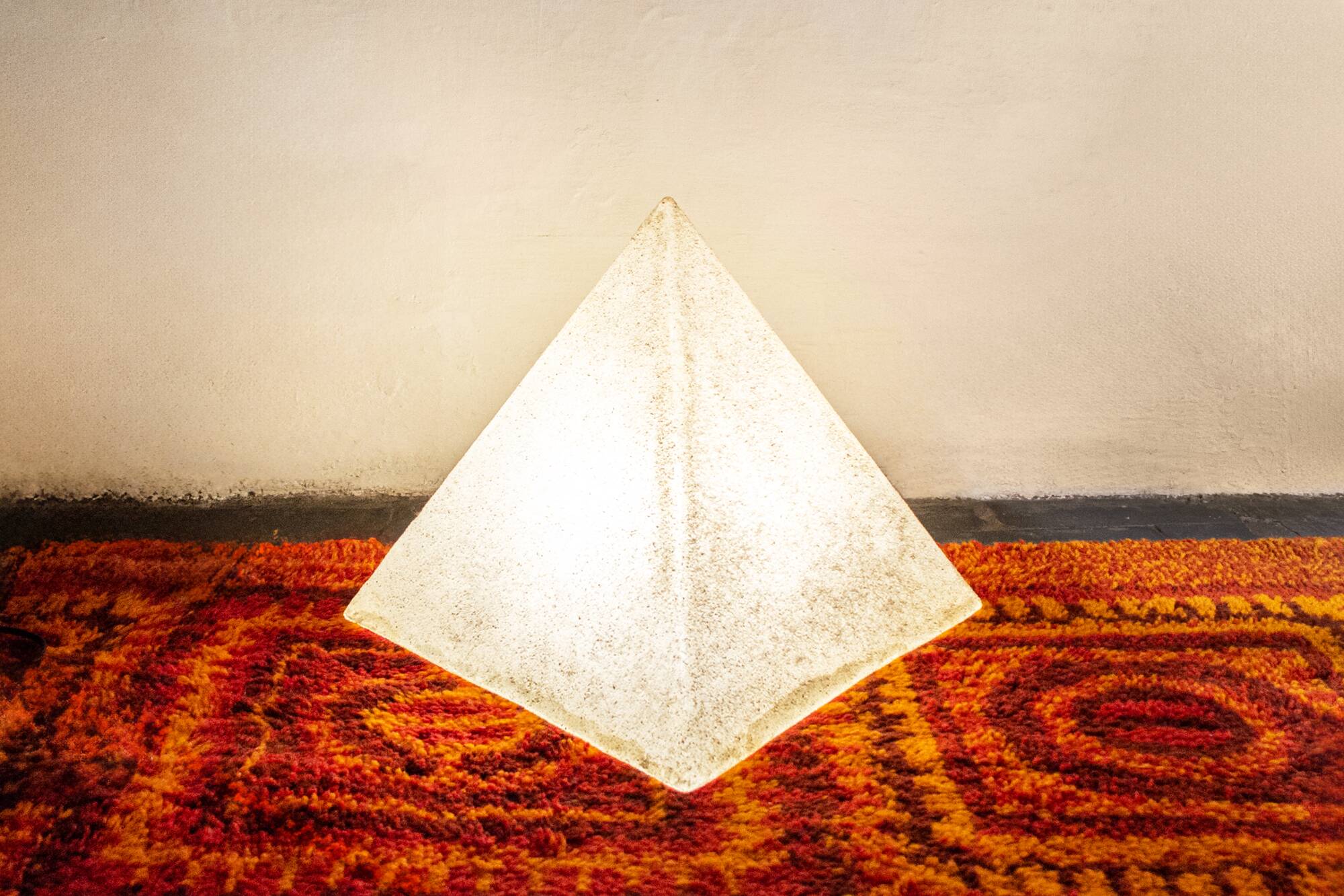Lampada a roccia lunare Piramide di Singleton, Italia, anni '70