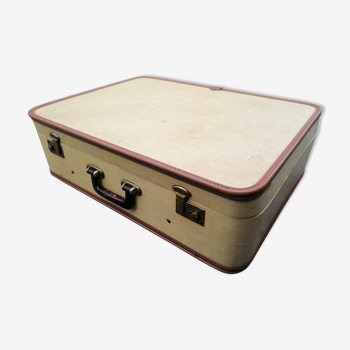 Old retro suitcase