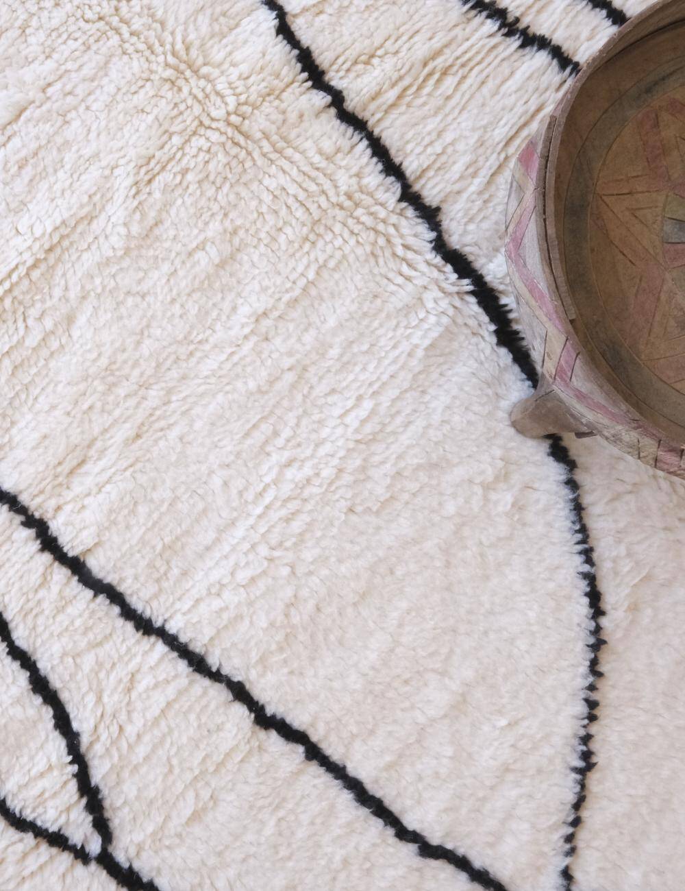 Beni Mrirt White Rug - 265 x 165 cm