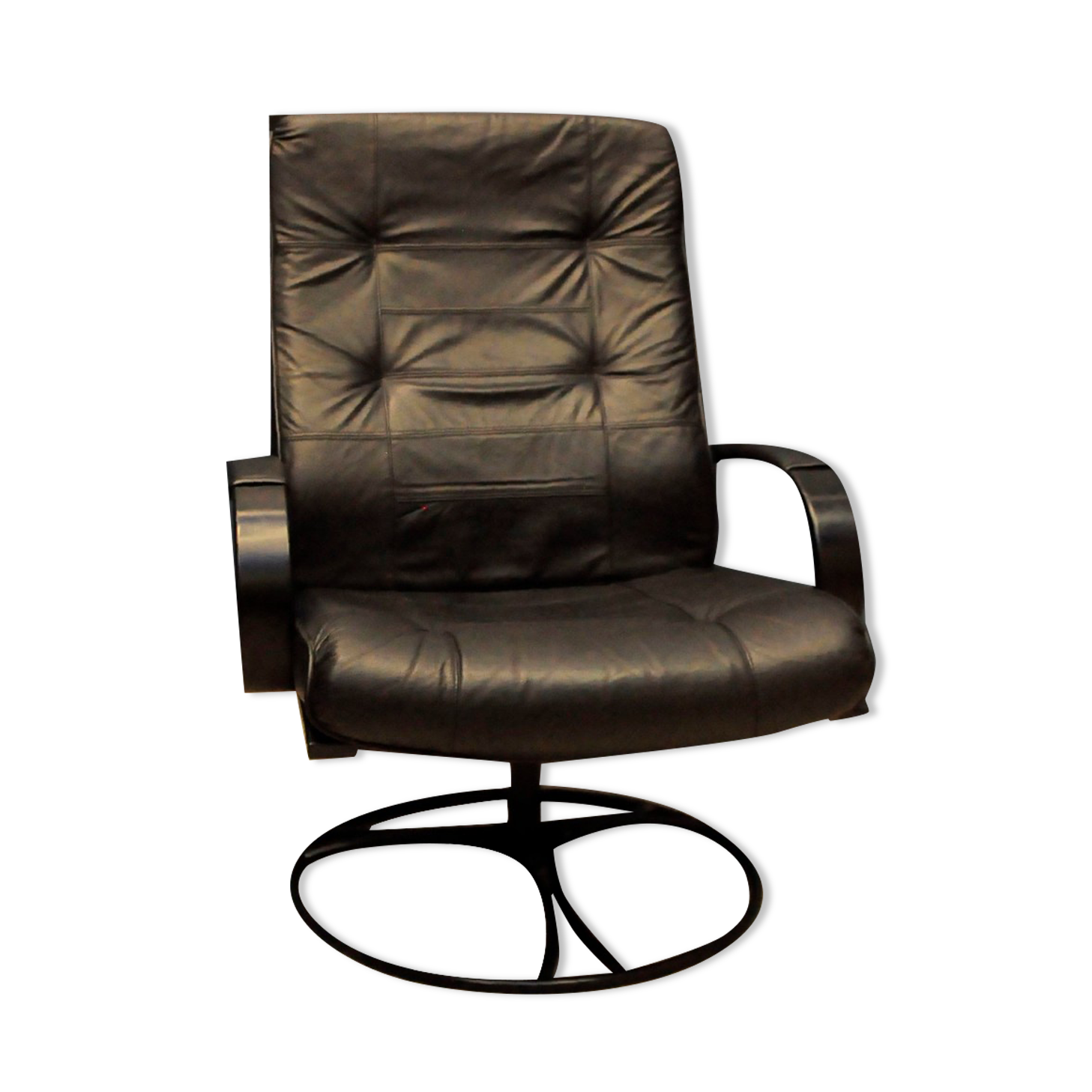 Modern armchair in black leather Gota Mobler