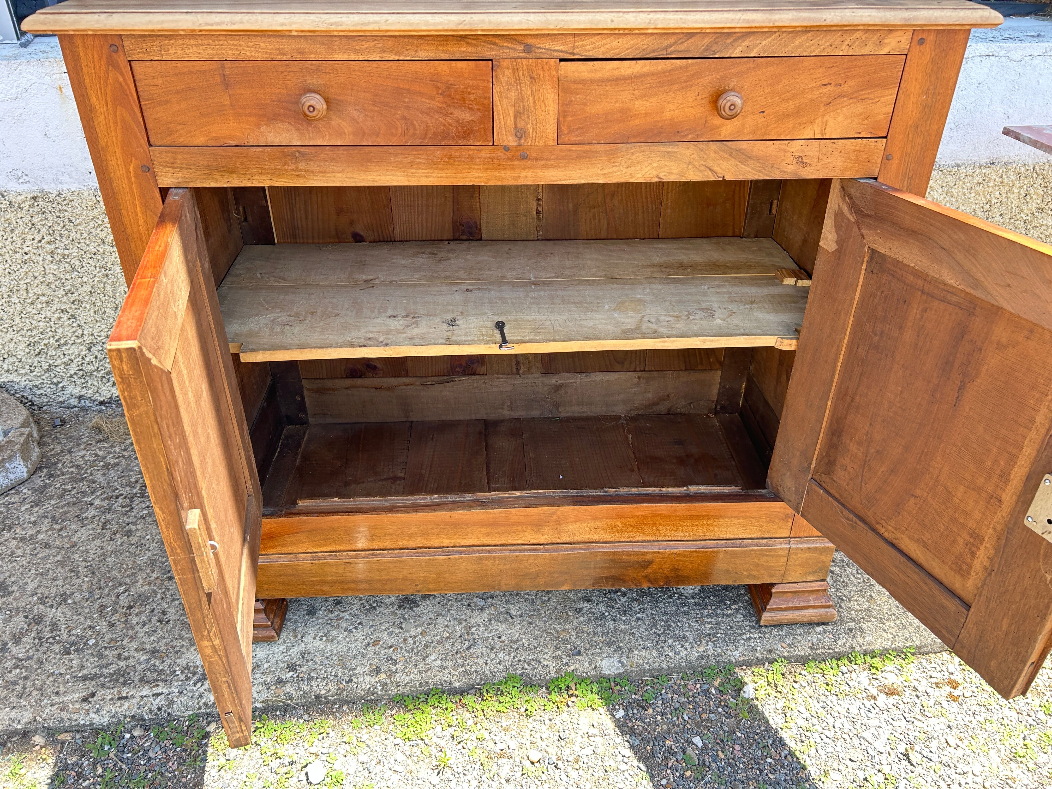 Buffet bas Style Louis Philippe en noyer