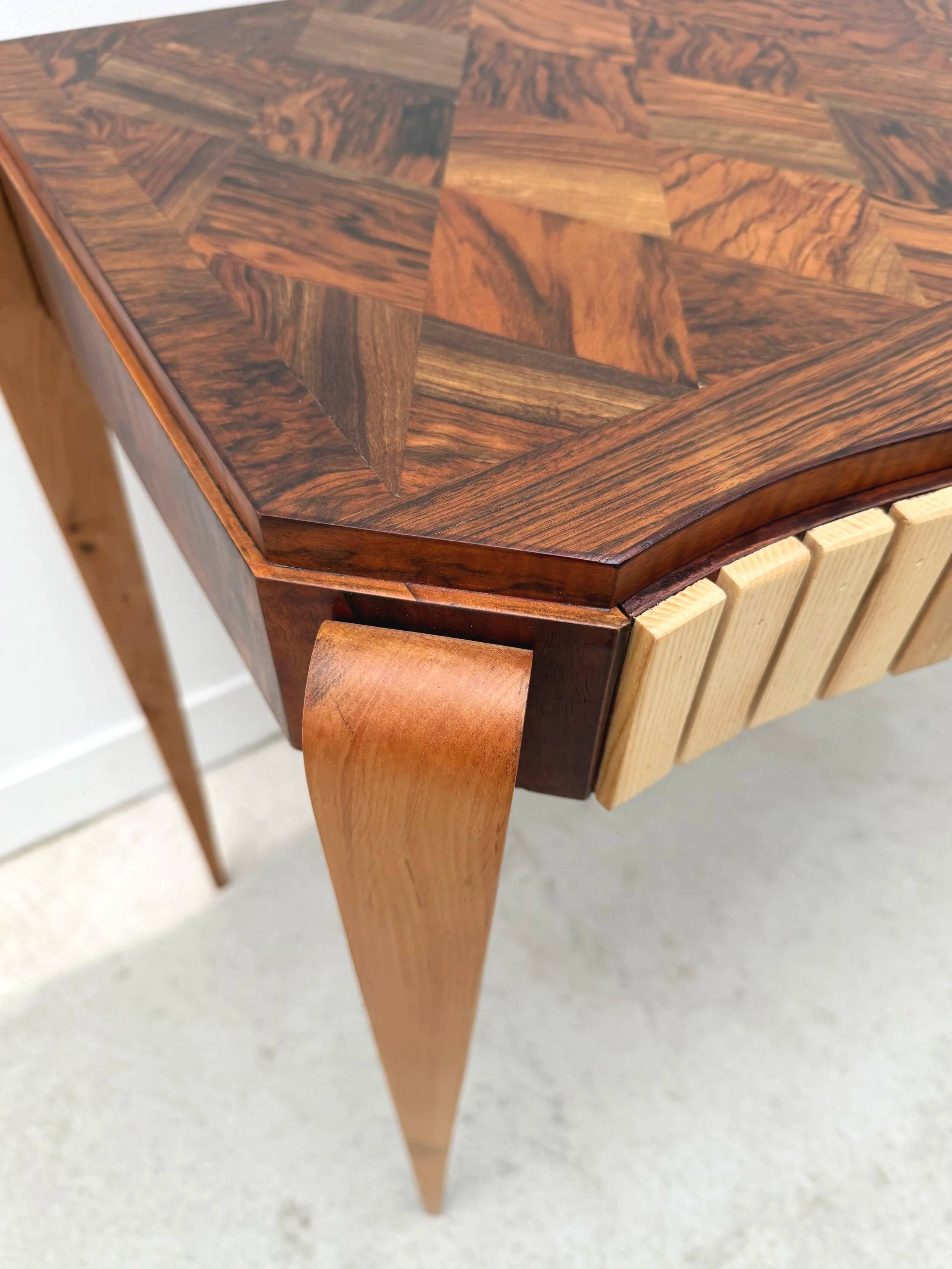 Console art déco en différentes essences de bois, France 1940