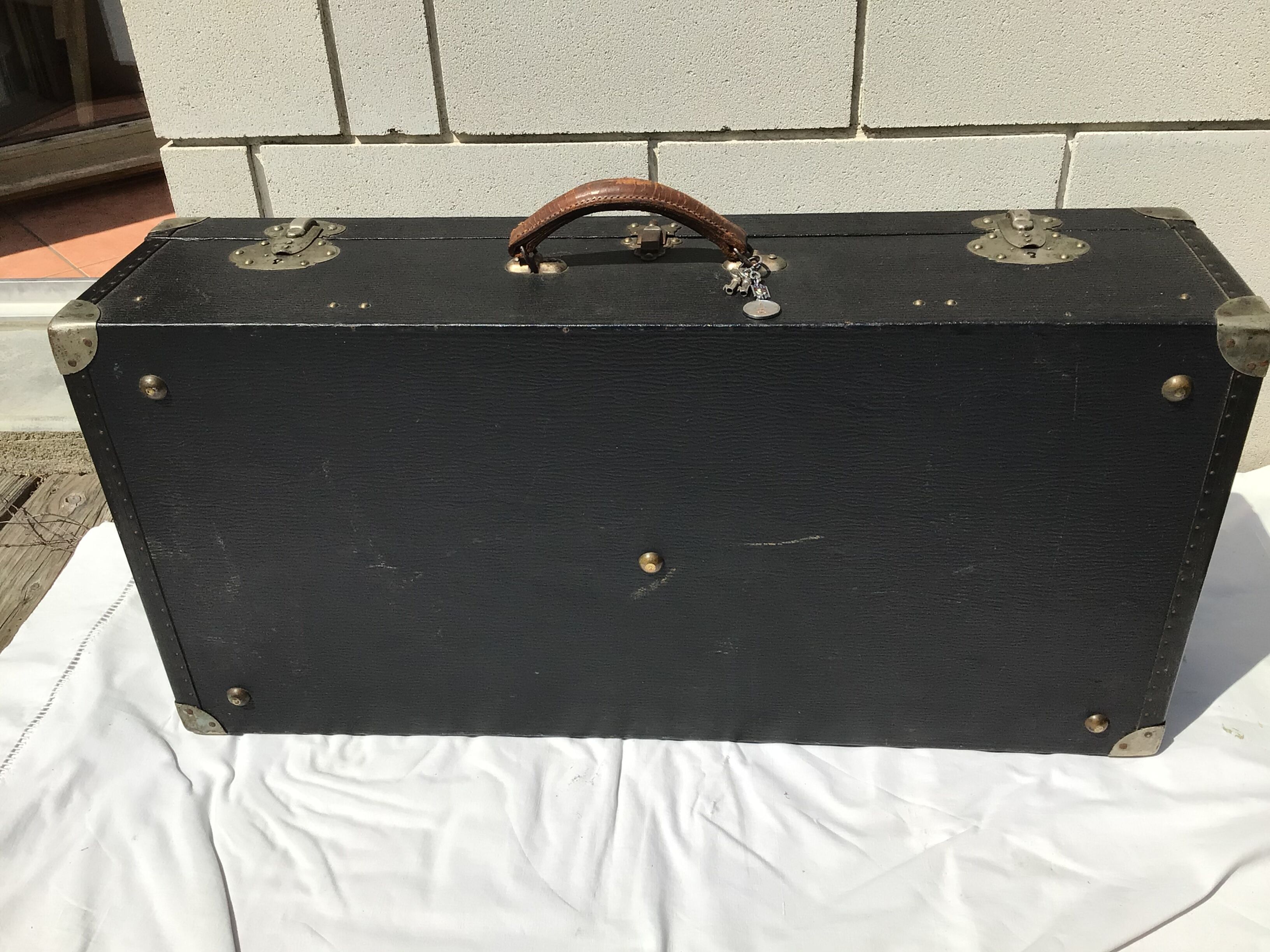 XXL wood trunk case