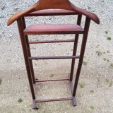 Chamber valet in mahogany tinted beech from the 70s with castors