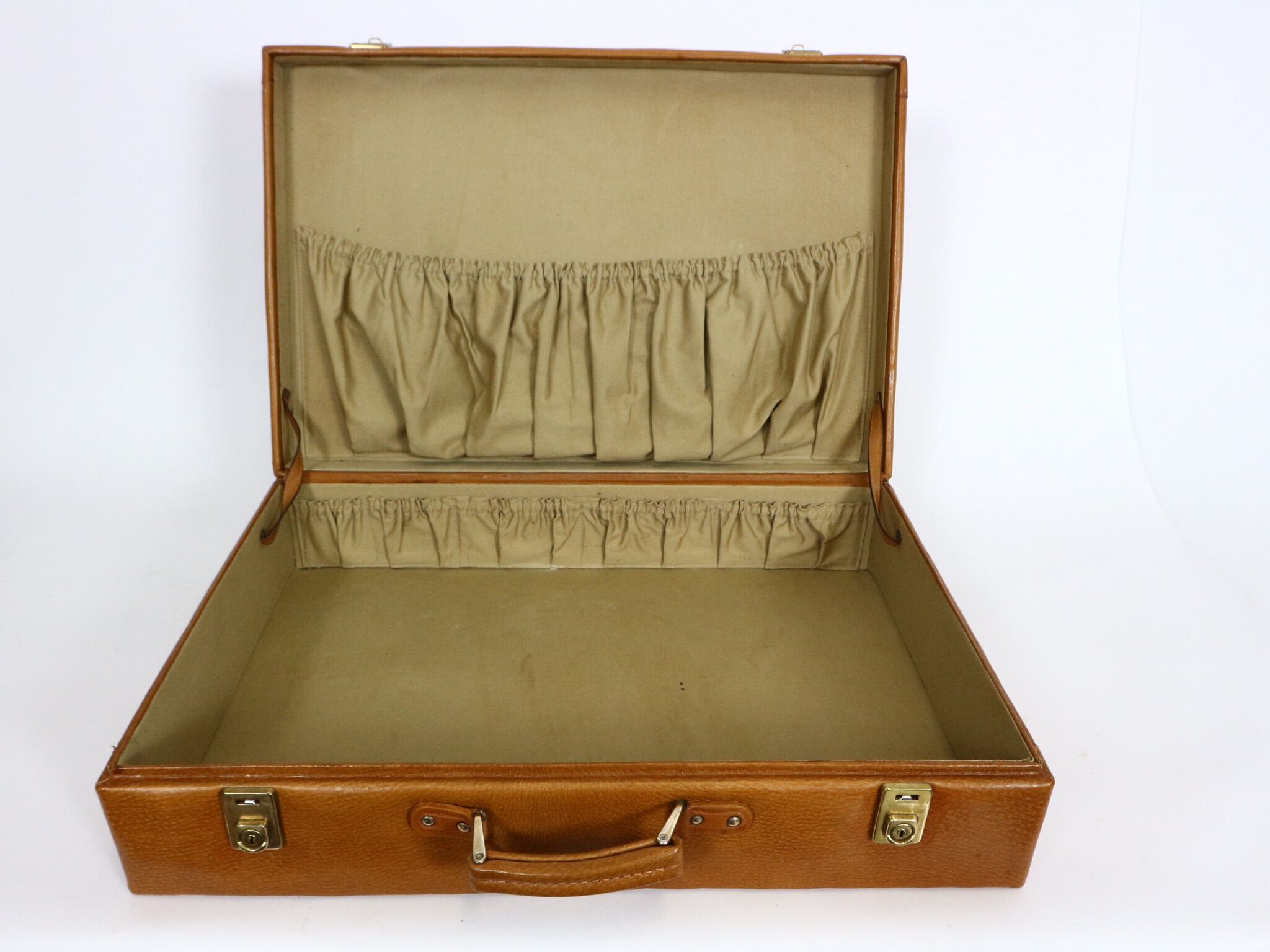 Set three vintage leather suitcases
