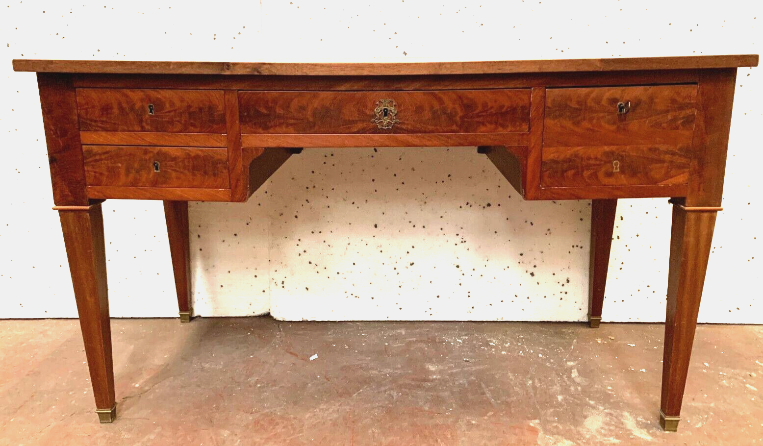 Louis XVI style desk in mahogany XIX century