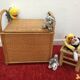 Coffre banc vintage en rotin tressé