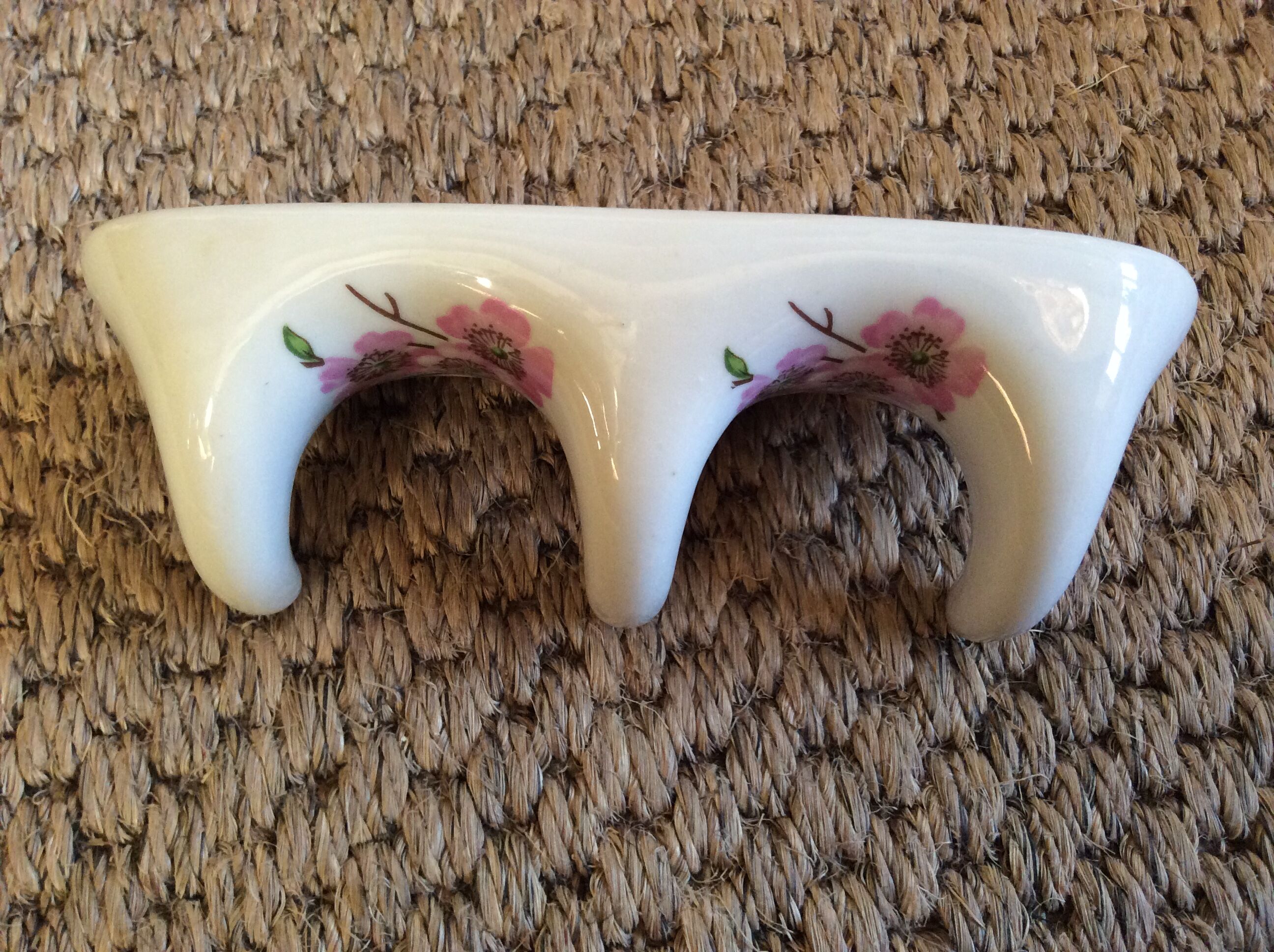 Patère en porcelaine