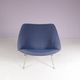 Fauteuil à huître pour femme des années 1950 sur base en chrome mat avec rembourrage bleu par