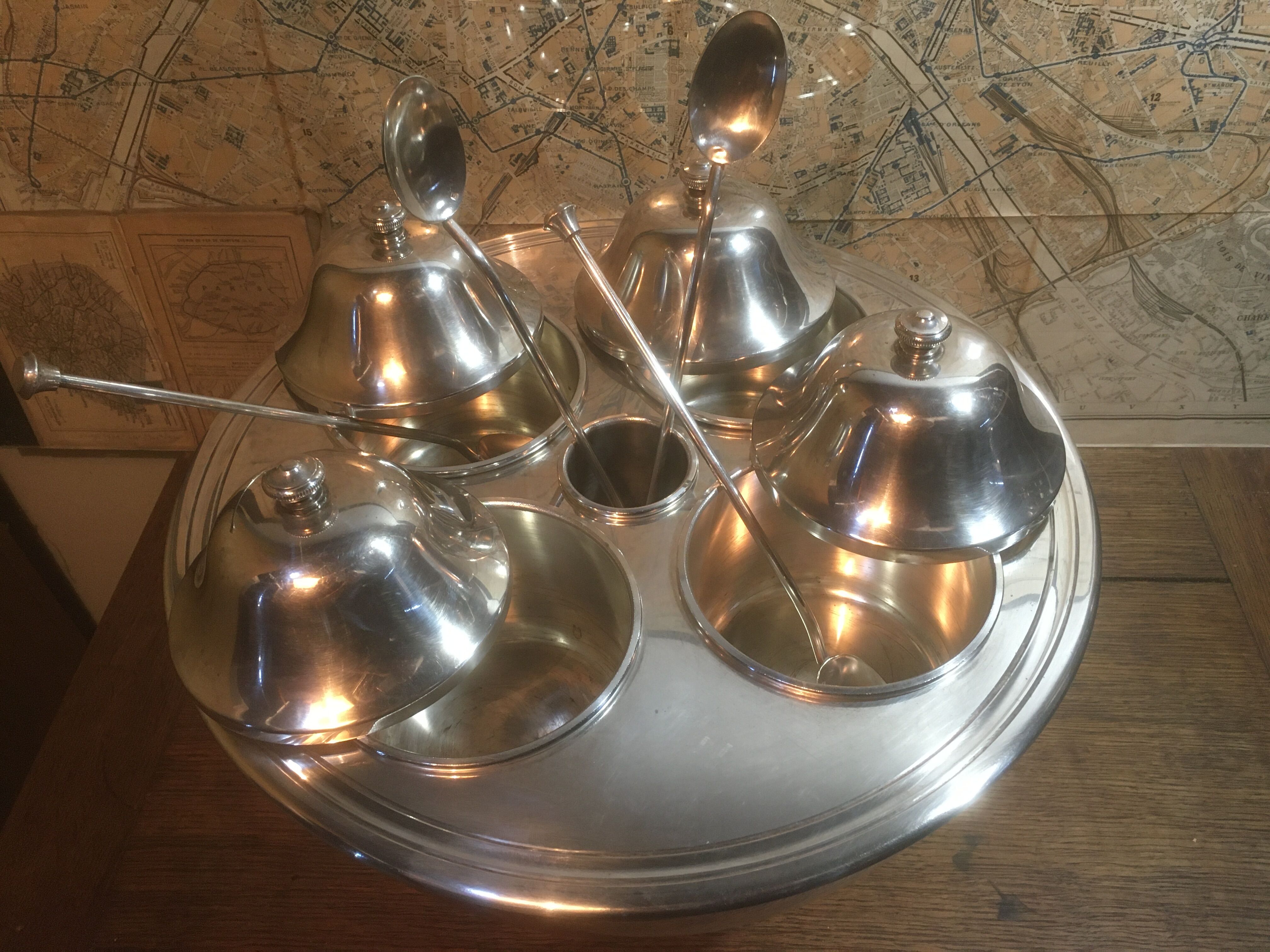 Silver metal sorbet and ice cream display stand