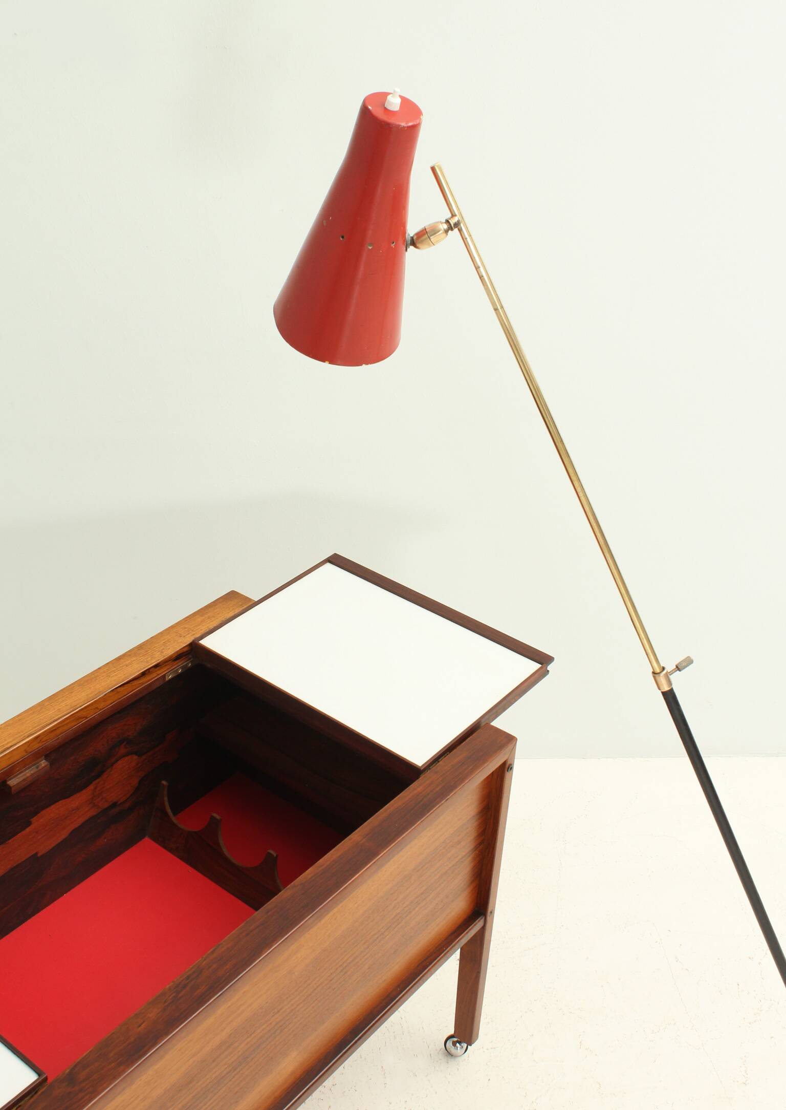 Rolling bar cabinet in rosewood by Dyrlund, Denmark, 1960s.