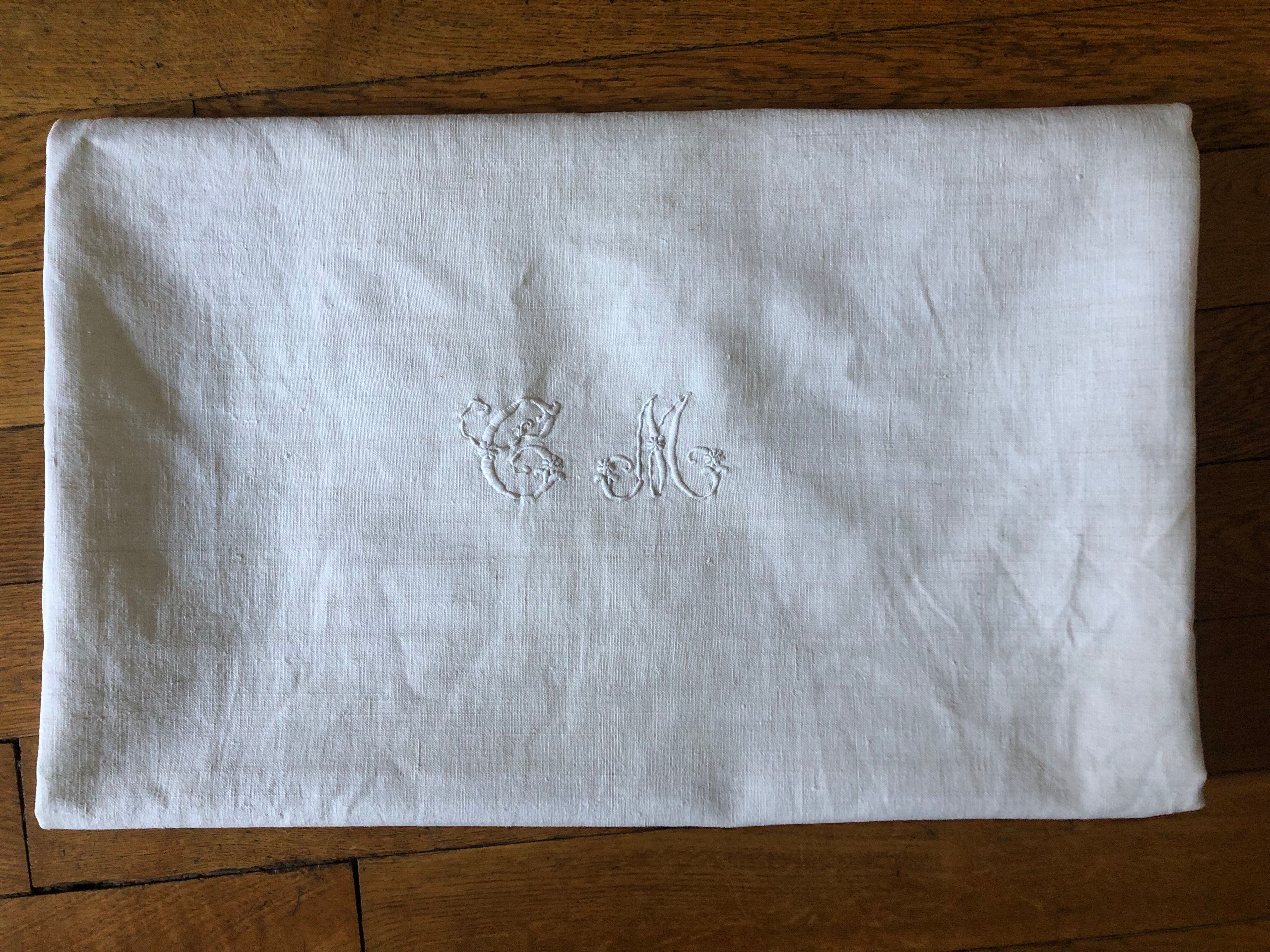 Winegrower's tablecloth, embroidered bedding and monogram