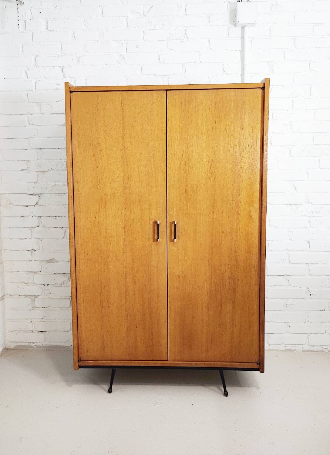 Fifties dresser cabinet