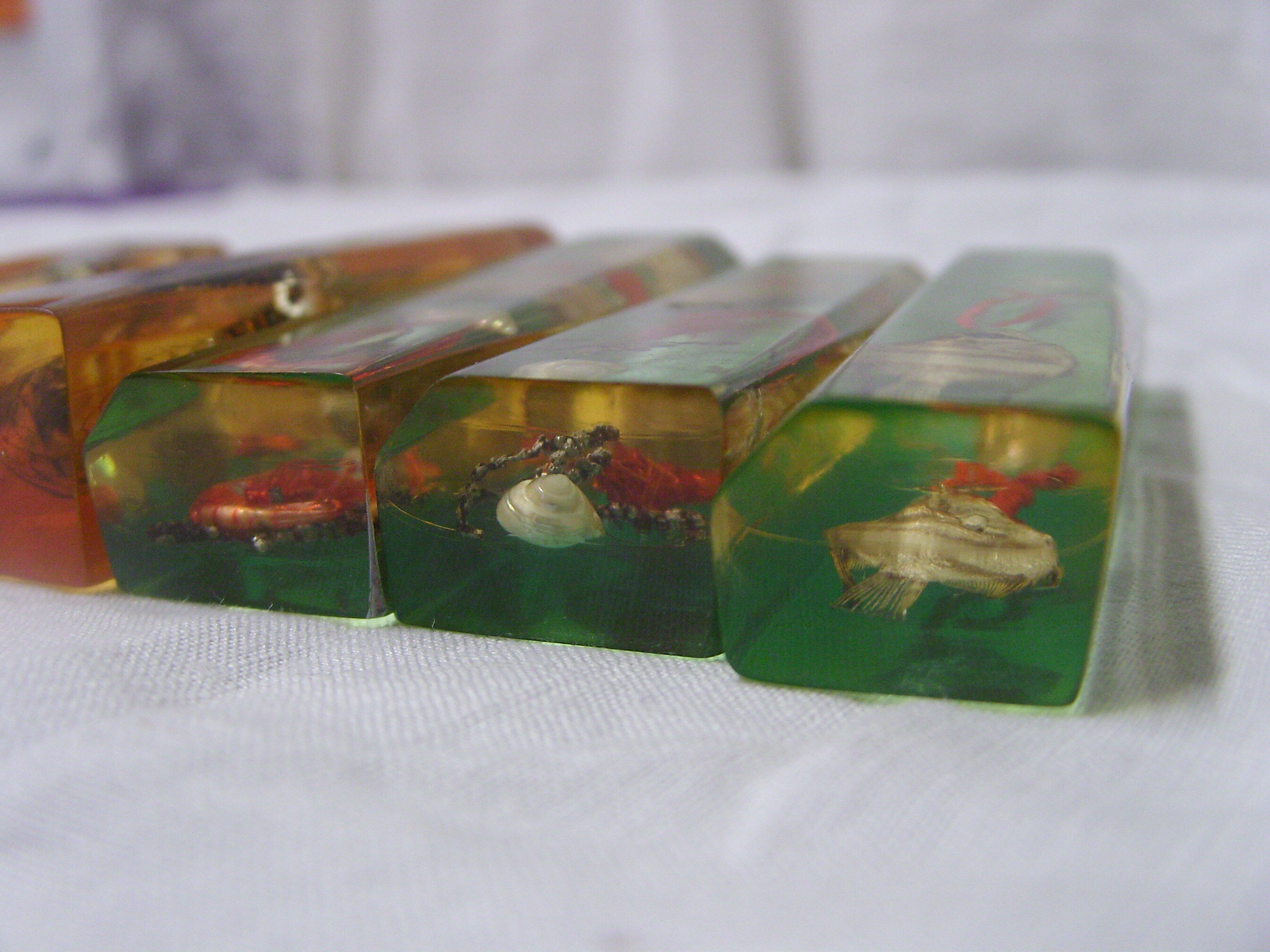 6 knife-wielding vintage insect inclusion