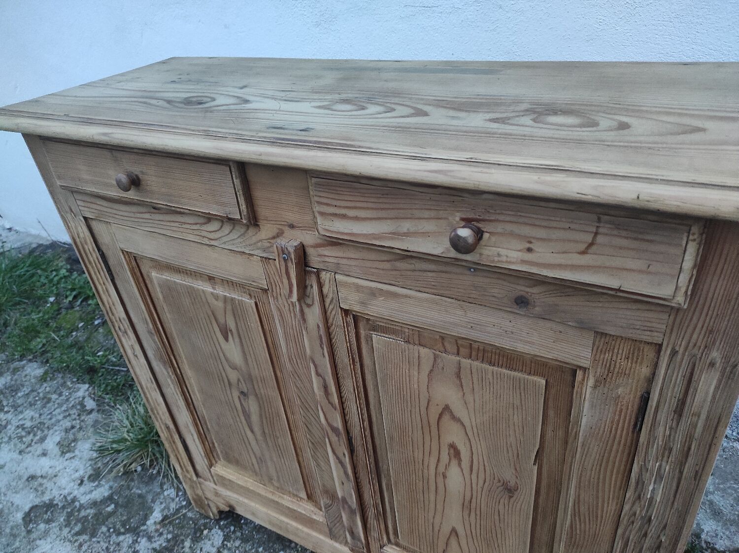 Buffet parisien en sapin brut vintage