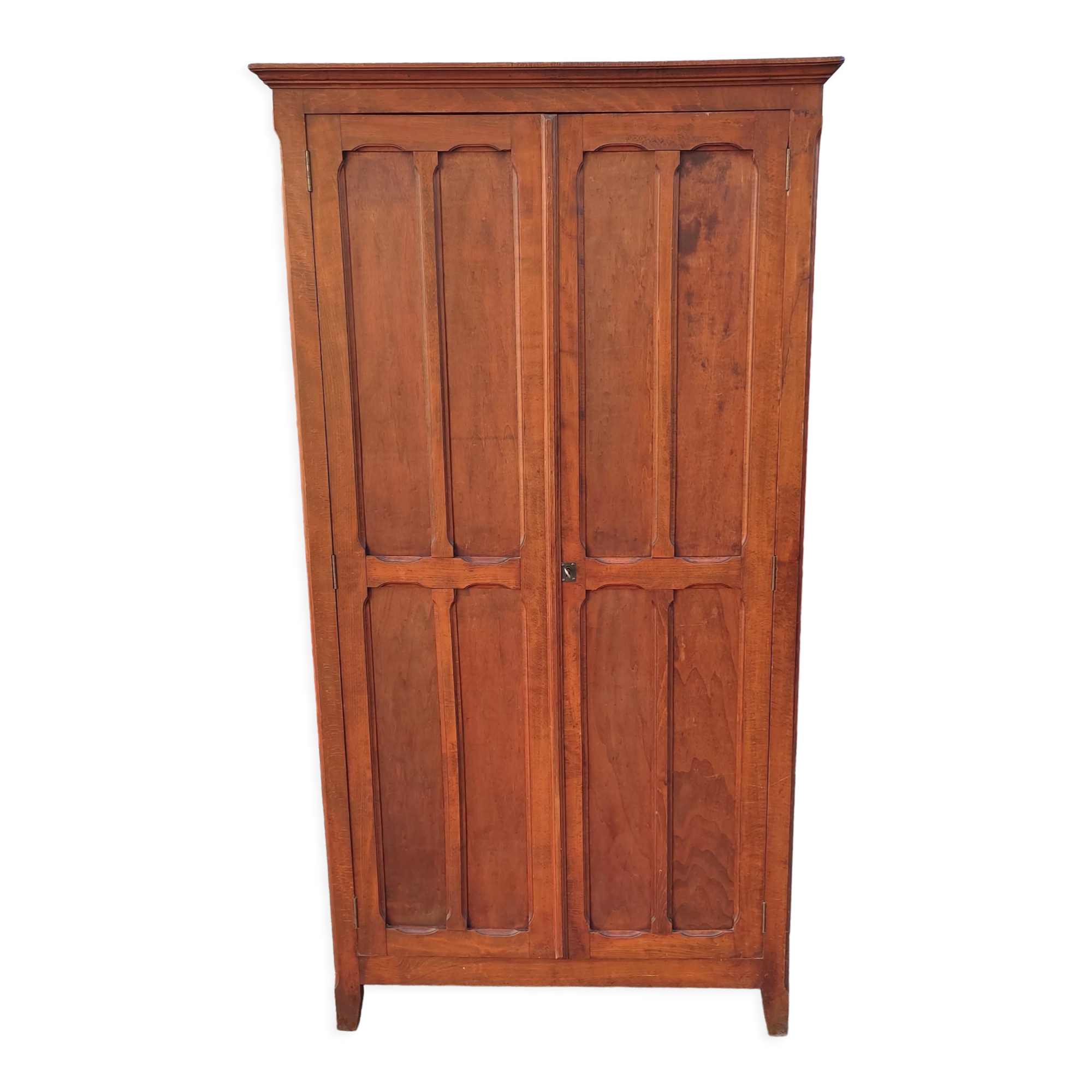 Armoire parisienne