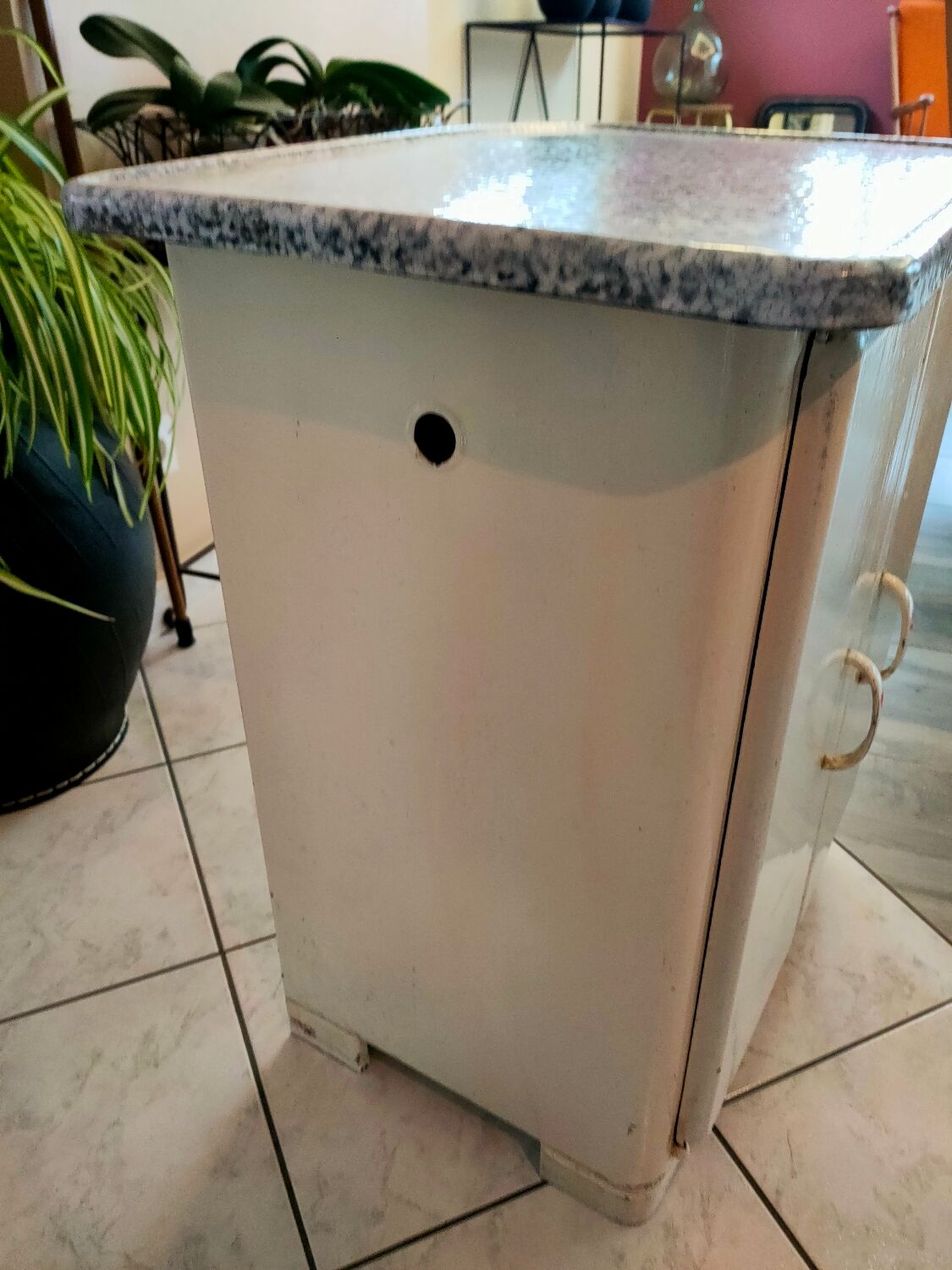 Buffet en tôle émaillée