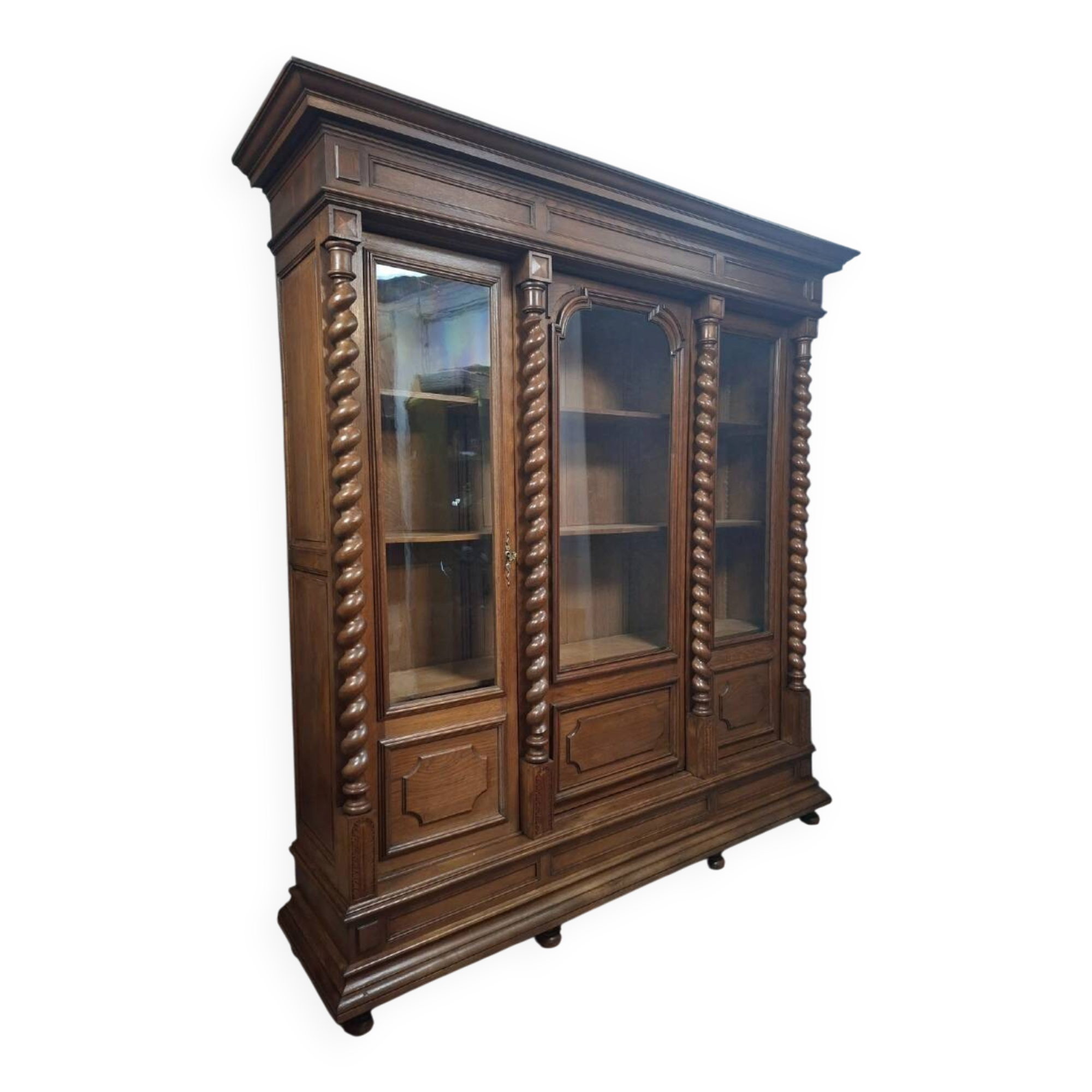 oak library in the Louis XIII style, work from the 19th century