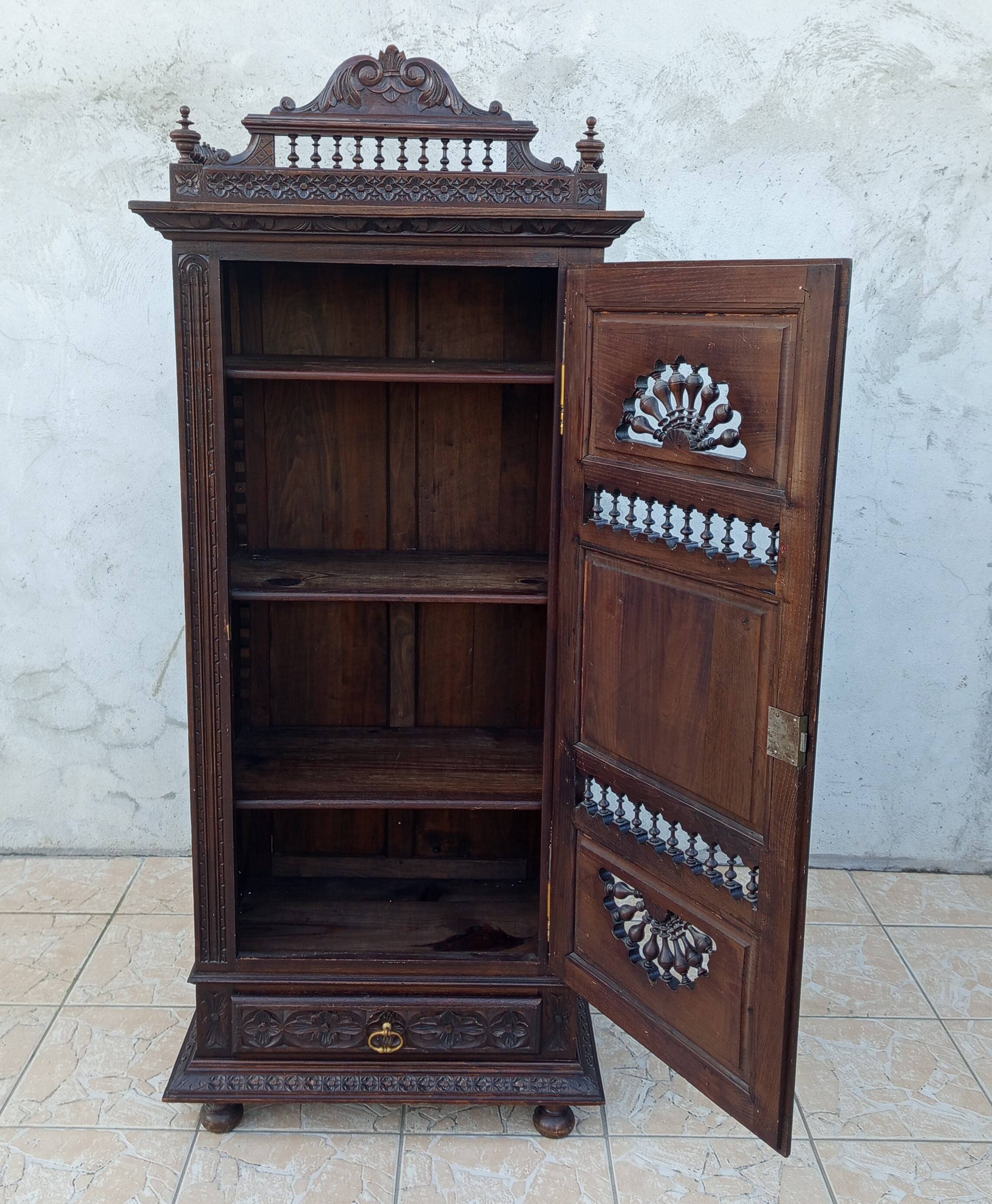 Bonnetière Breton style wardrobe in natural wood