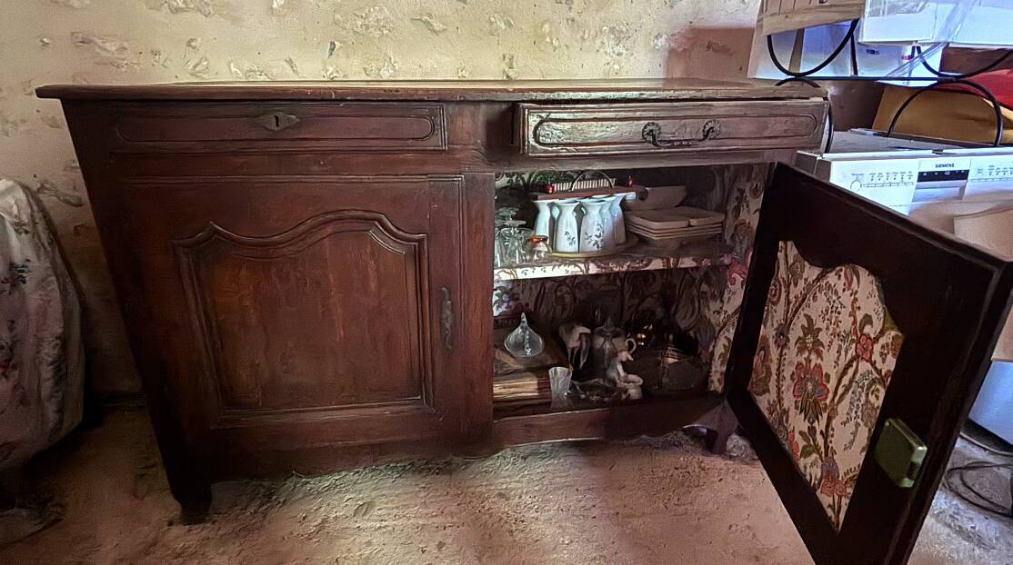 Old Breton oak sideboard – 2 doors, 2 drawers