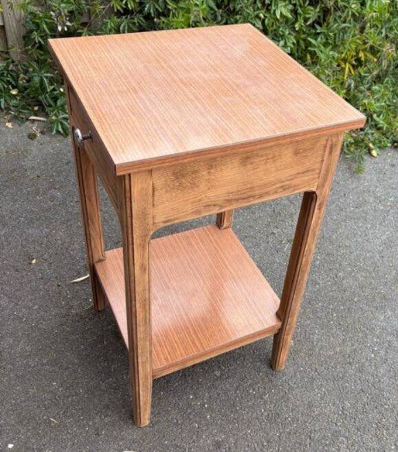 End table/bedside table in oak Formica, art deco