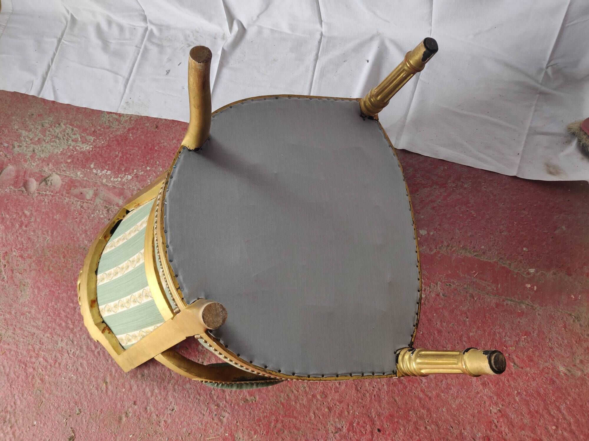 Fauteuil à la reine style Louis XVl bois doré XlXe siècle