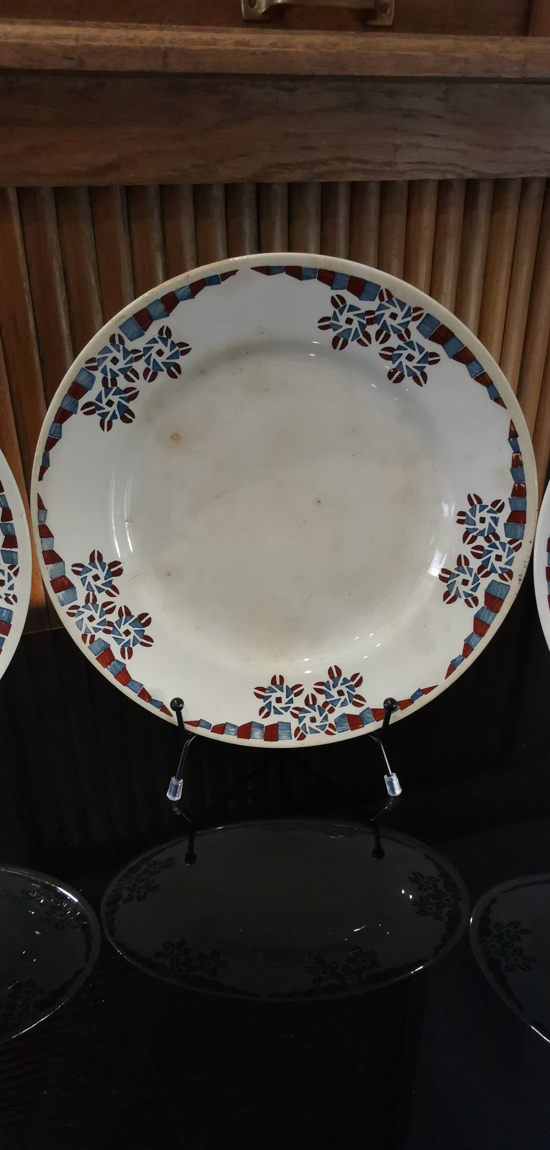 4 earthenware dinner plates OKAN model from Longchamp TERRE DE FER