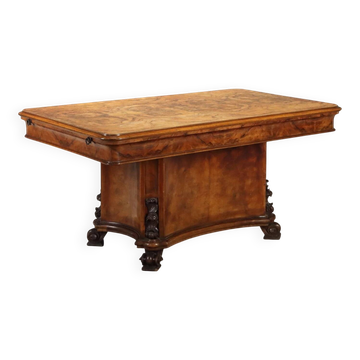 Art Deco table in walnut and walnut burl.