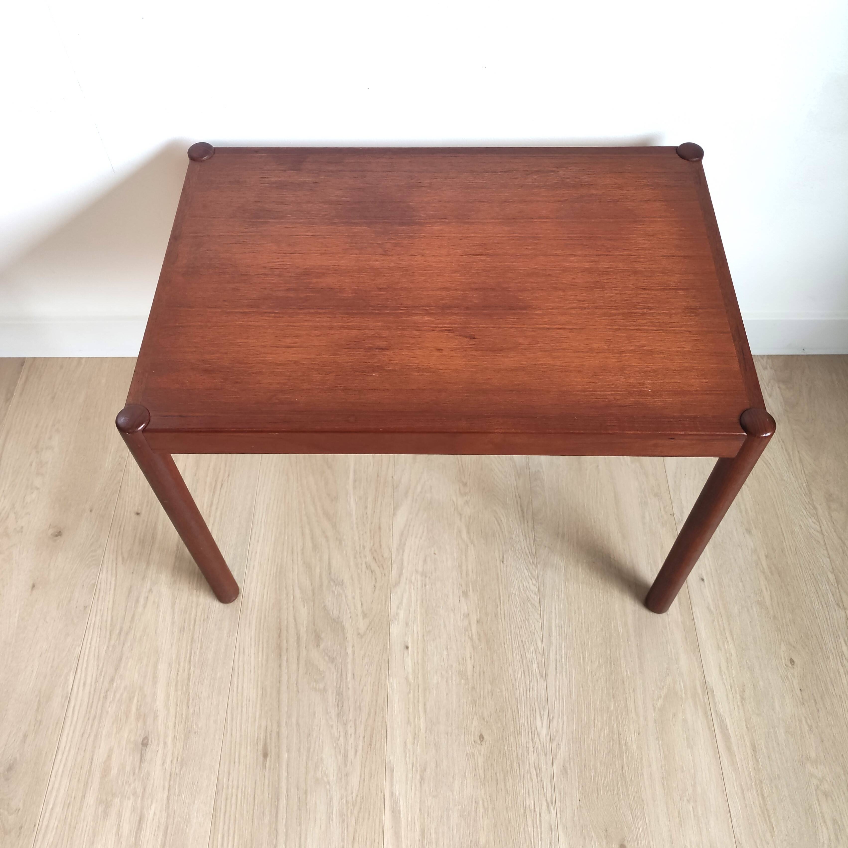 Vintage side table in teak - Swedish design - 1960s