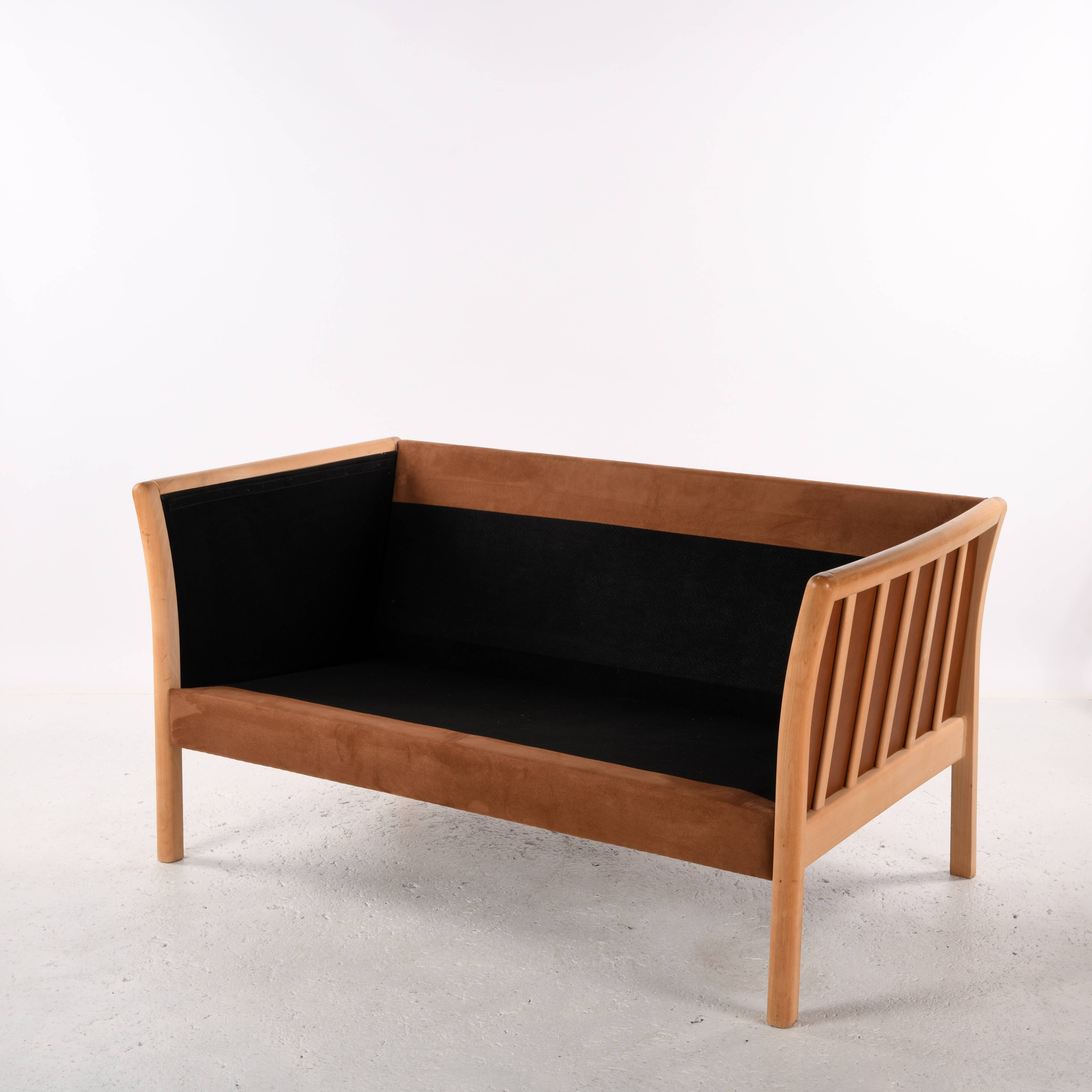 Scandinavian 2-seater leather sofa